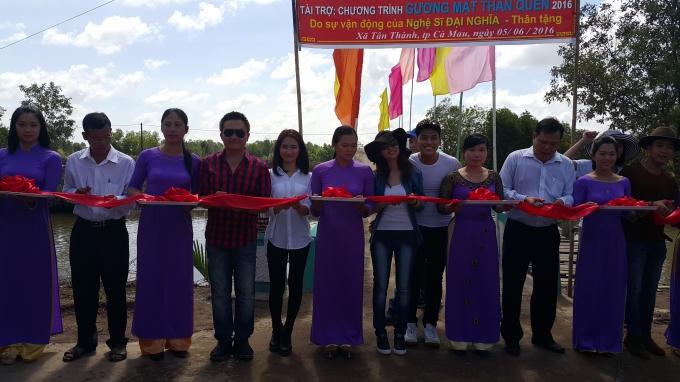 Gương mặt thân quen 2016: Bạch Công Khanh giành Nam vương Áo dài