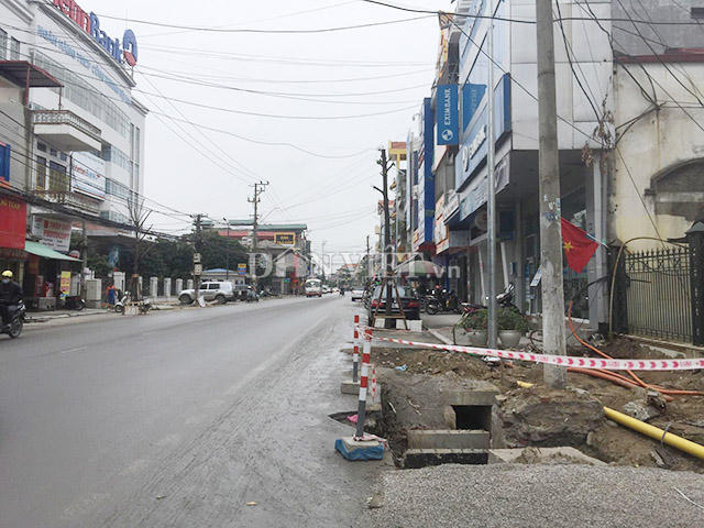Người dân TP.Uông Bí thắc mắc về việc chủ đầu tư không công khai thiết kế tuyến đường để người dân giám sát.