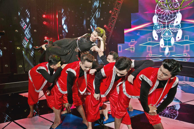 Bạn trai Việt kiều th&aacute;p t&ugrave;ng &ldquo;b&uacute;p b&ecirc;&rdquo; Thanh Thảo ghi h&igrave;nh &Acirc;m Nhạc &amp;amp; Bước Nhảy