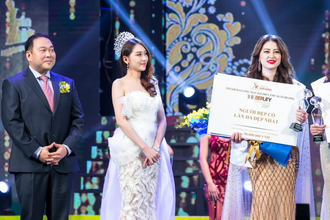 Hoa hậu Ho&agrave;ng Kim xuất hiện rạng rỡ, lần đầu l&agrave;m gi&aacute;m khảo tại cuộc thi nhan sắc