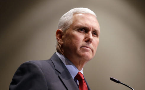 Phó Tổng thống, đồng thời là Chủ tịch Thượng viện Mike Pence.