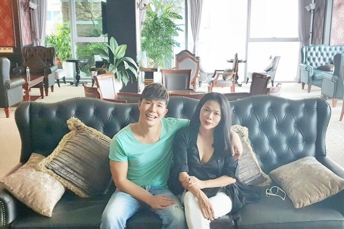 Nathan Lee chiêu đãi Mỹ Lệ ''sơn hào hải vị'' gì trong căn villa 2 triệu USD?