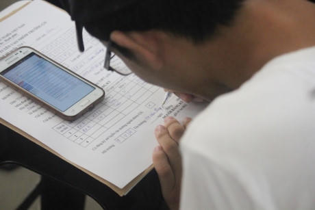 Thí sinh đăng ký xét tuyển vào Đại học Bách Khoa Hà Nội sáng 1/8. Ảnh: Hoàng Như.