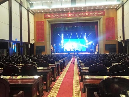 Hội trường Bộ Quốc phòng, số 7 Nguyễn Tri Phương, Ba Đình, Hà Nội đã sẵn sàng cho buổi tường thuật trực tiếp. Ảnh Hữu Phương