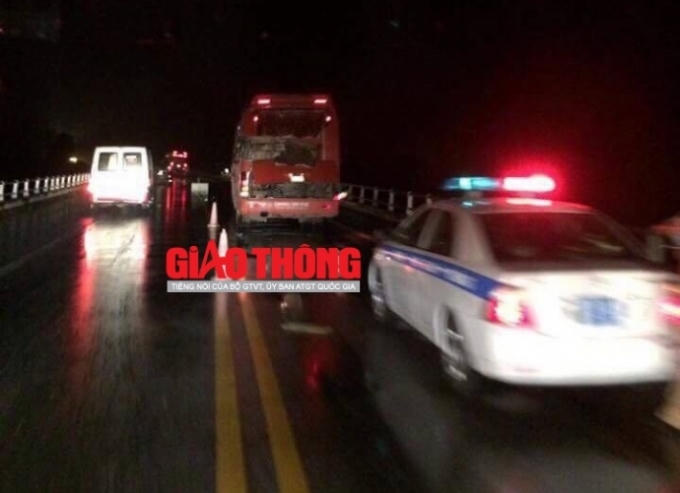 Lực lượng CSGT huyện Văn Yên, Yên Bái đã nhanh chóng có mặt tại hiện trường vụ TNGT nghiêm trọng xảy ra trên địa bàn ngay trong đêm