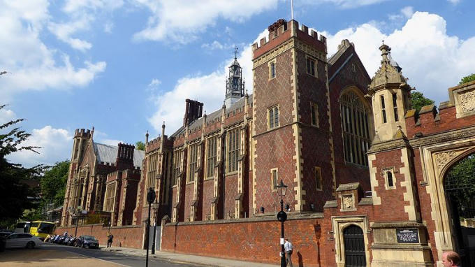 Đại lễ đường của Lincoln’s Inn nhìn từ bên ngoài