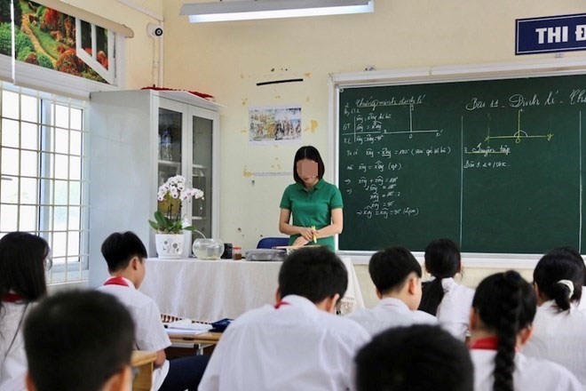 Nhiều GV chật vật tìm cách đăng ký dạy thêm sao cho đúng quy định. (Ảnh: Vân Trang)