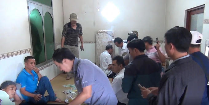 Các đối tượng bị bắt quả tang.