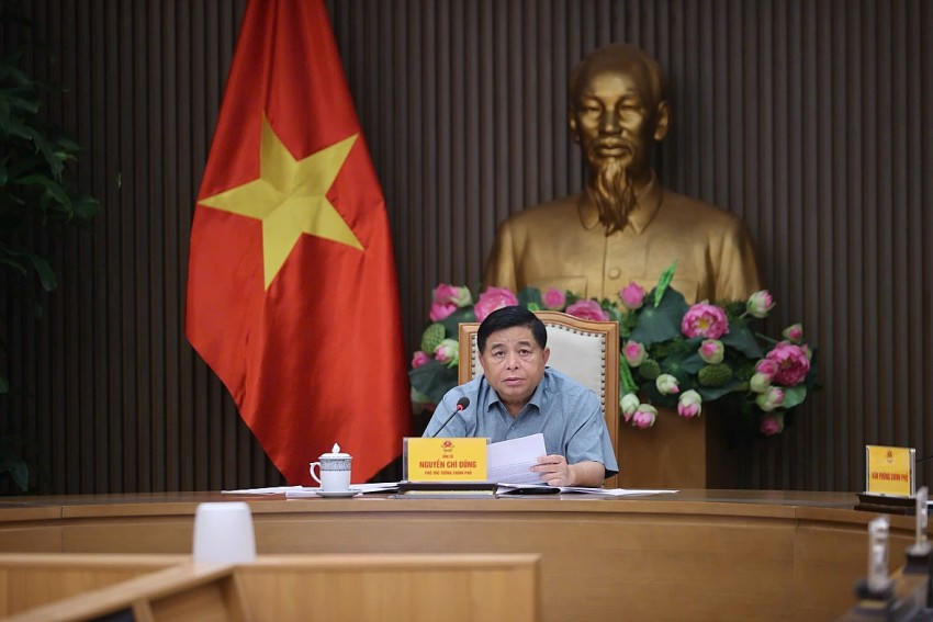 Phó Thủ tướng Chính phủ Nguyễn Chí Dũng chủ trì họp về triển khai, cung cấp dịch vụ công trực tuyến theo hướng chủ động, hoàn toàn dựa trên dữ liệu - Ảnh: VGP