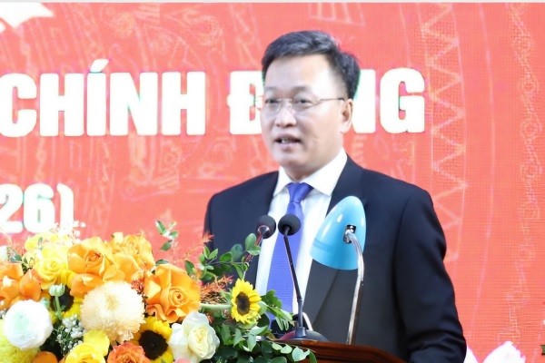 Ông Nguyễn Hữu Nghĩa, Ủy viên Ban Chấp hành Trung ương Đảng, Bí thư Tỉnh ủy Hưng Yên phát biểu tại buổi gặp mặt.