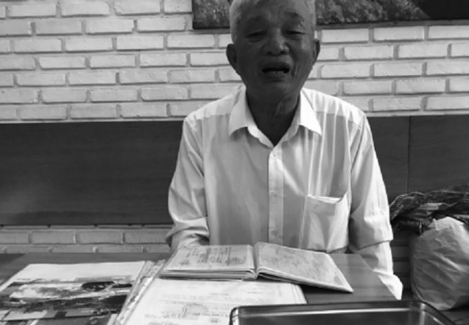 Ông Kỉnh và hồ sơ đất đai liên quan thu thập suốt gần 20 năm đi kiện.