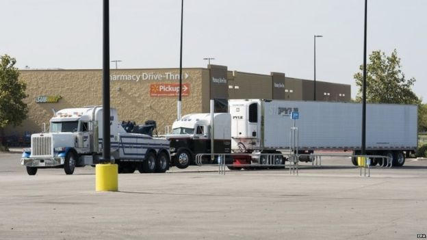 Xe tải được phát hiện tại bãi đỗ xe của siêu thị Walmart. (Ảnh: PA)