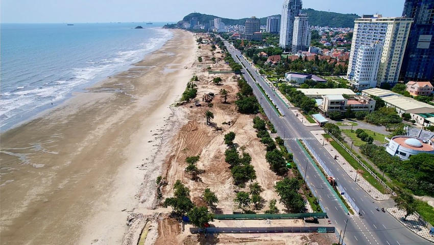 Bãi Sau Vũng Tàu một bãi biển đẹp của vùng Đông Nam Bộ.