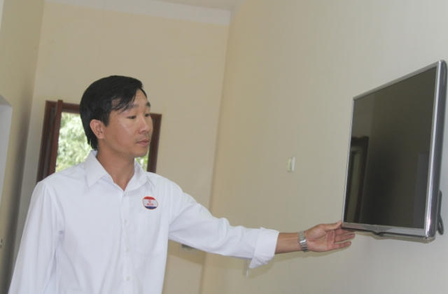 Ông chủ khách sạn chịu chửi mắng, nhường toàn bộ khách sạn thành nơi cách ly chống dịch Covid-19