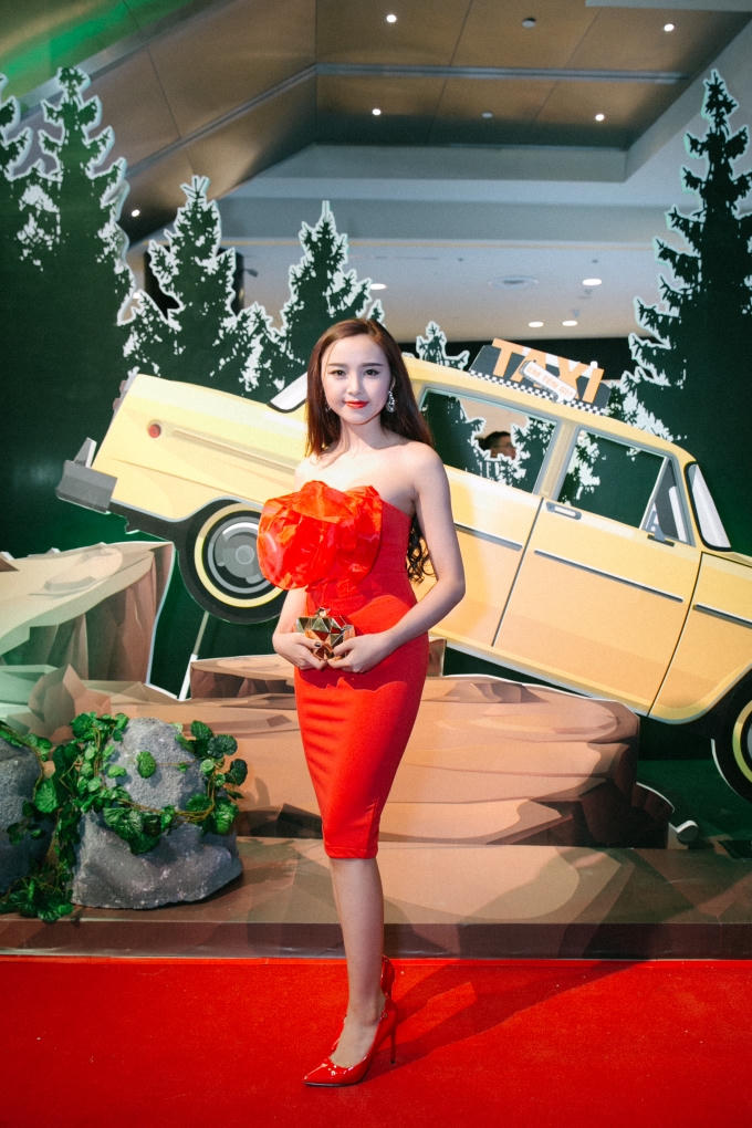 Lương Lê ngày càng xinh đẹp và quyến rũ