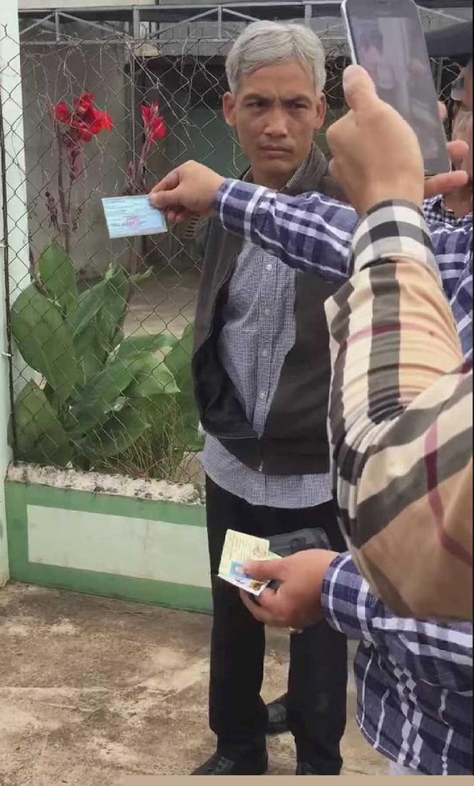 Giấy chứng nhận xe máy khớp với xe ông An đến hiện trường nhận hối lộ, đăng ký tại huyện Hòa Thành, tỉnh Tây Ninh. Ảnh: Tân Châu