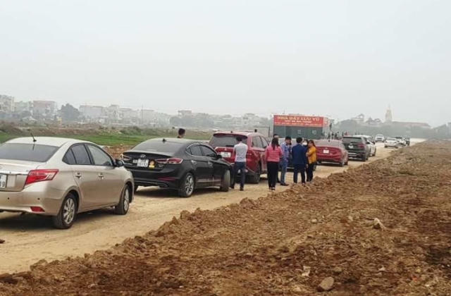 Thị trường BĐS chưa hết nỗi lo 'sốt đất'