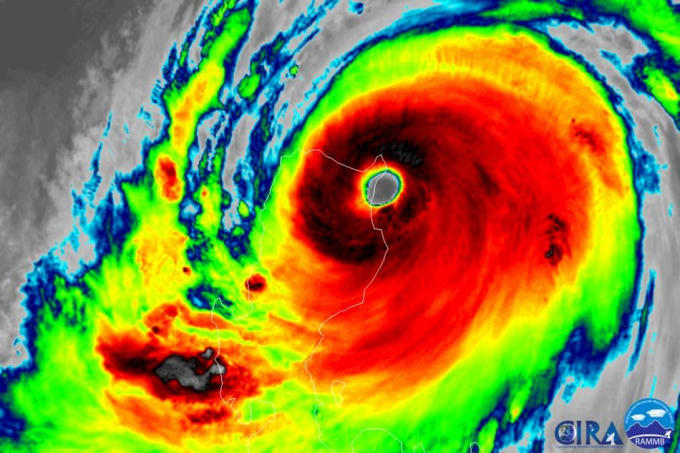 H&igrave;nh ảnh đầu ti&ecirc;n về si&ecirc;u b&atilde;o Mangkhut tấn c&ocirc;ng Philippines
