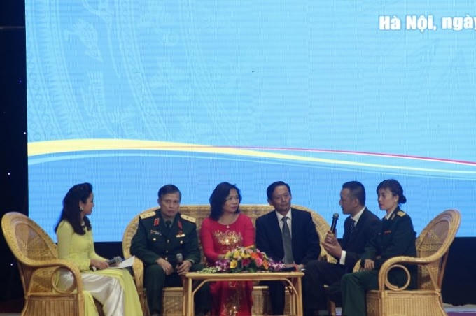 Các đại biểu tọa đàm