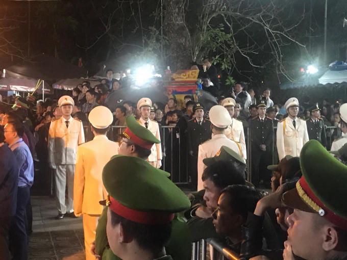 Trước giờ khai ấn đền Trần (Ảnh: Nhà báo Thanh Huyền).