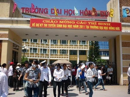 "Nếu vi phạm sẽ xem xét hạ bậc khi xếp loại hành tháng, hoặc hạ điểm rèn luyện đối với người học". Ảnh: internet.