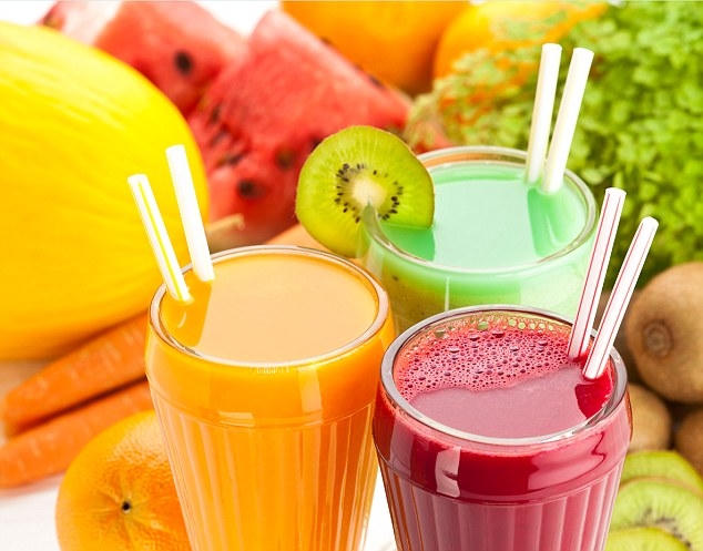 Chỉ uống nước ép hoa quả có thể gây hỏng gan. Ảnh: minh họa