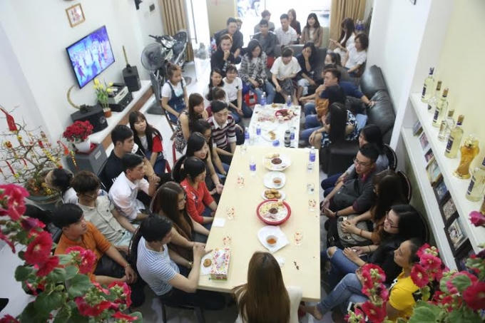 Gian nhà riêng tại quê nhà Mỹ Tâm năm nào cũng chật ních người.