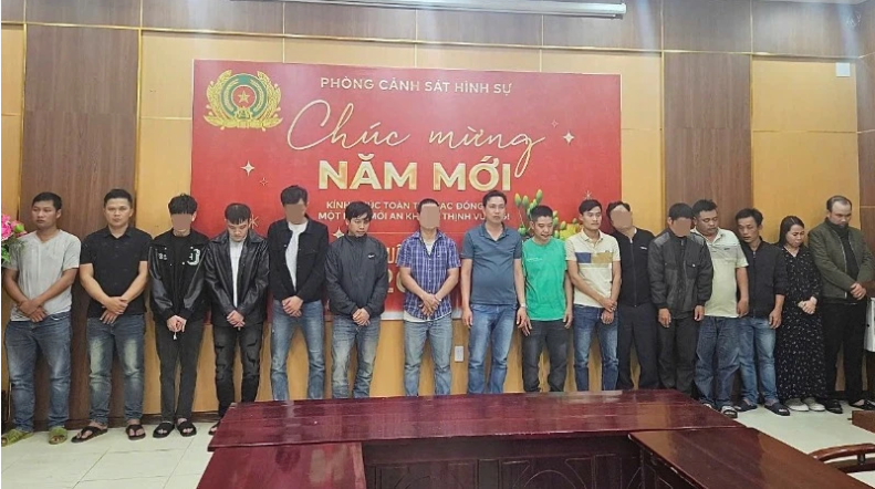 Những người tham gia đường dây đánh bạc bị cơ quan công an triệu tập. (Ảnh: Công an)