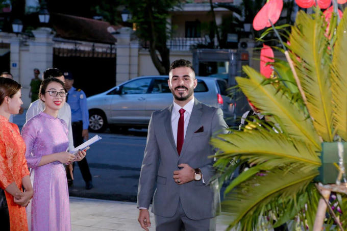 Nhà ngoại giao Osama Qawareeq của Palestine