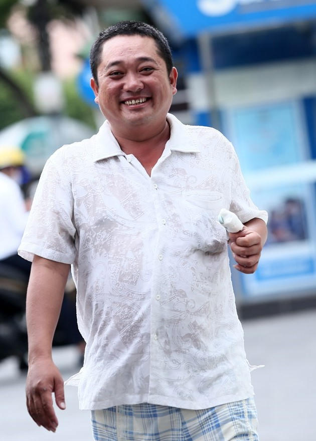 Nhiều năm lăn lộn ngoài đời, anh trở nên phát tướng, đánh mất vẻ ngoài ưa nhìn của “Thằng Cò” lanh lợi, đáng yêu ngày nào. Cũng vì ngoại hình thay đổi khiến Phùng Ngọc trở nên tự ti, không còn tự tin để đóng phim, đành chấp nhận làm công việc chân tay kiếm sống.