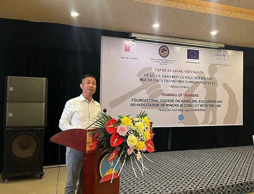 Ông Nguyễn Ngọc Anh Chuyên gia bảo vệ trẻ em, UNICEF Việt Nam phát biểu tại hội nghị.