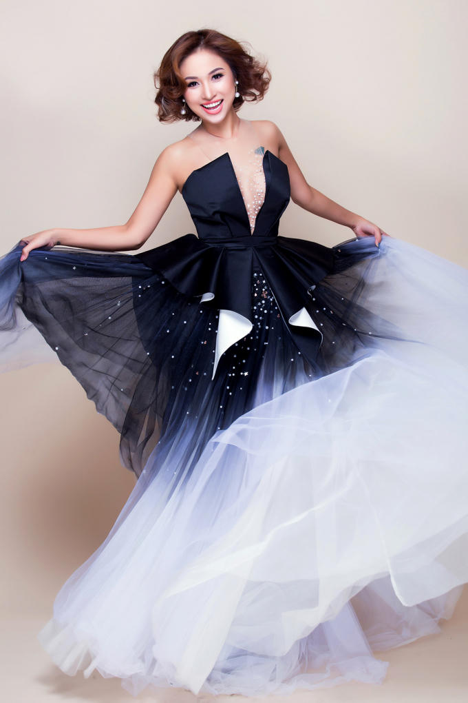 Vân Hugo đẹp và sexy sau sự cố váy nàng tiên cá.