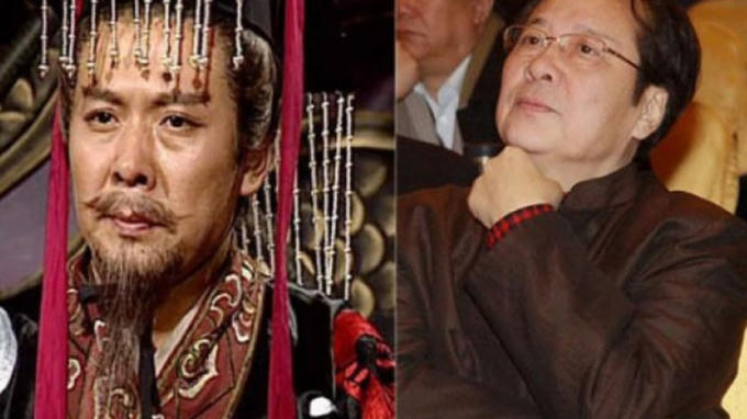 Tôn Ngạn Quân – diễn viên trong vai Lưu Bị là sao kỳ cựu của giới nghệ thuật Trung Quốc. Nam diễn viên cũng từng là cựu phó chủ tịch Nhà hát Nghệ thuật thanh niên Trung Quốc và đang giữ chức hiệu trưởng Học viện Biểu diễn nghệ thuật ATV Quảng Đông.