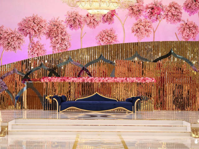 Hoàng tử Alwaleed còn nắm giữ cổ phần lớn tại hãng giải trí Rotana, nhiều bất động sản tại Ả-rập Xê-út cùng nhiều tài sản khác.