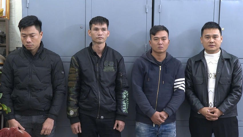 Các đối tượng bị tạm giữ.