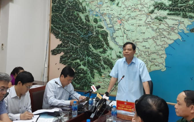 Bộ trưởng Bộ Nông nghiệp - Phát triển nông thôn Nguyễn Xuân Cường, Trưởng ban chỉ đạo Trung ương về phòng, chống thiên tai, chủ trì cuộc họp chiều 25-7 - Ảnh: Văn Duẩn