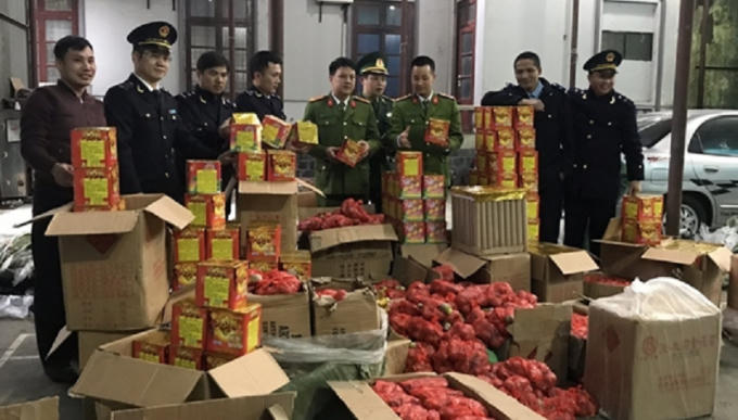 Gần 1 tấn pháo nổ các loại bị lực lượng chức năng thu giữ.