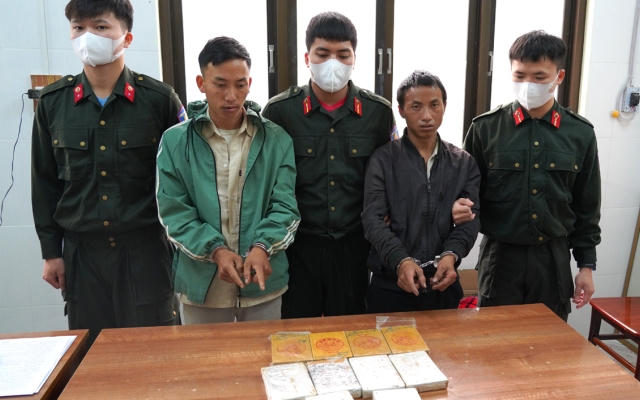 Nhóm đối tượng vận chuyển 10 bánh heroin sa lưới