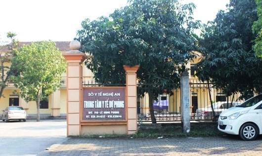 Trung tâm Y tế dự phòng Nghệ Ạn bị khởi kiện đòi bồi thường hơn 300 triệu vì nhầm kết quả HIV.