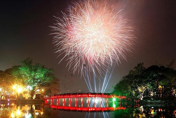 Chi tiết 30 điểm bắn pháo hoa Tết Nguyên đán 2025 tại Hà Nội.