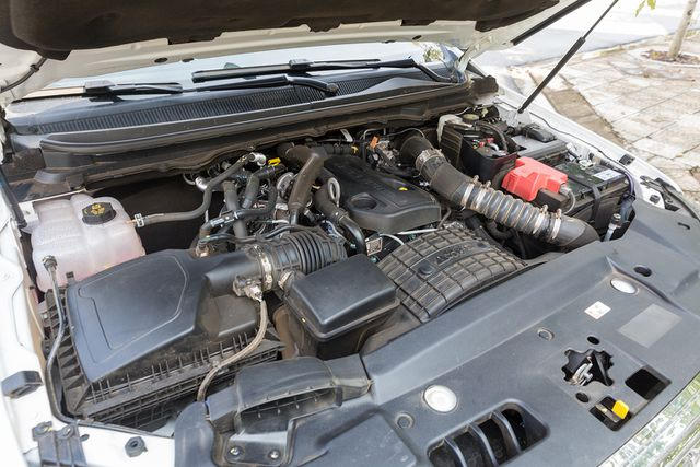 Ford Everest Ambiente - Bạn đồng hành lý tưởng trên mọi nẻo đường