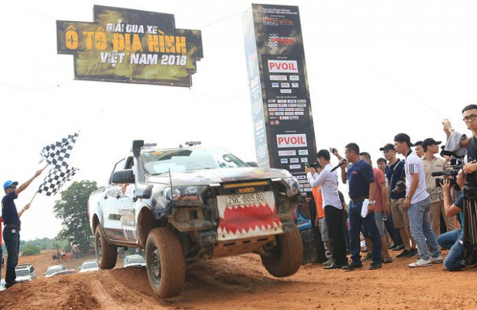 Chính thức khai màn giải đua xe địa hình lớn nhất Việt Nam.