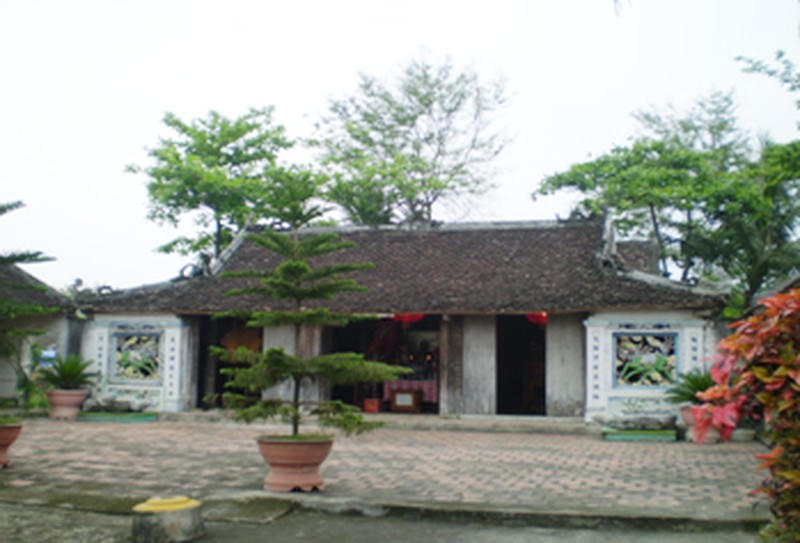 Đền thờ trạng nguyên Hồ Tông Thốc.  