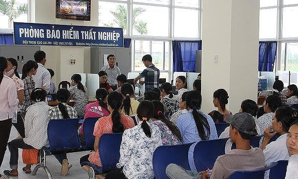 Có được nhận trợ cấp thất nghiệp trong thời gian xin nghỉ không lương không?