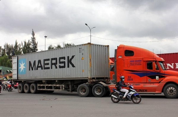 Dịp cận Tết, xe cộ chạy nhanh ở các cửa ngõ ra vào TP.