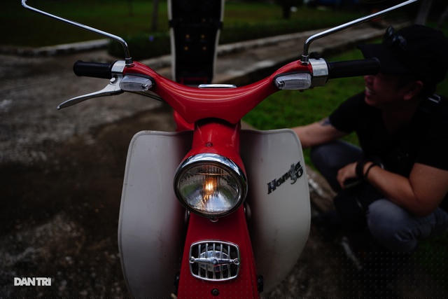 60 năm trước đã có công nghệ bình điện hỗ trợ bật đèn khi không nổ máy