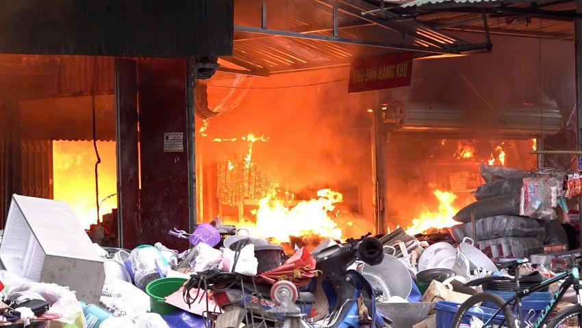 Hiện trường đám cháy. (Ảnh: Mai Thức).