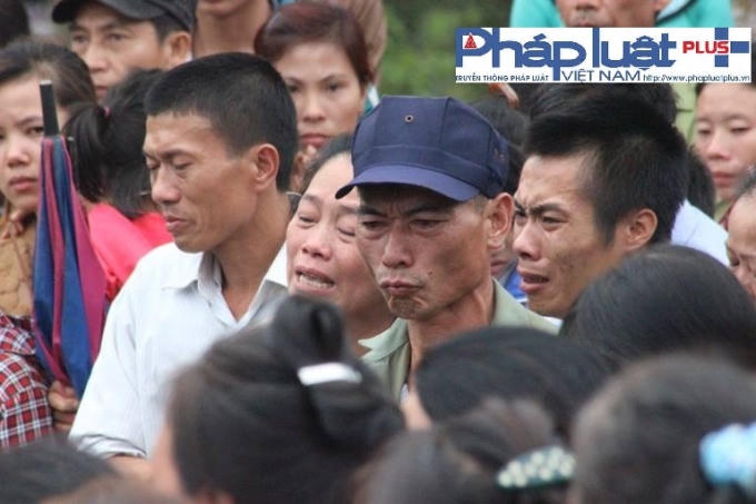 Chùm ảnh: Đau thương tiễn đưa nạn nhân vụ thảm kịch Yên Bái