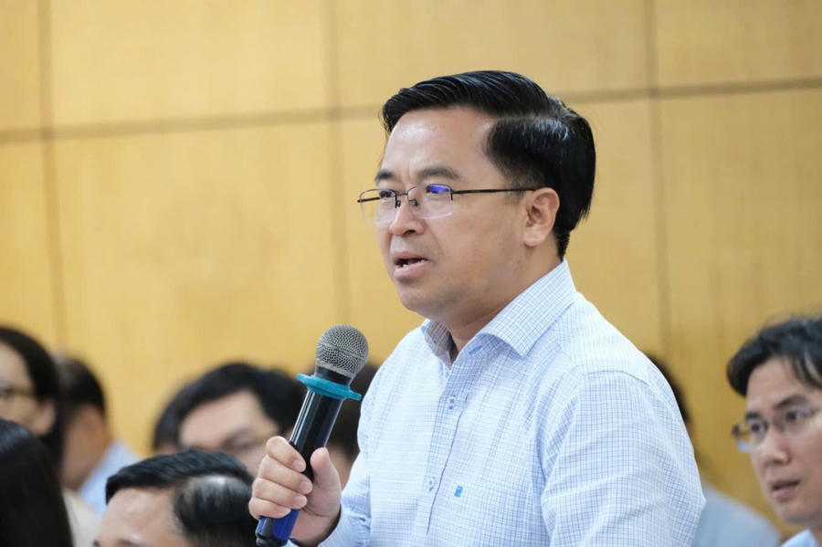 Ông Bùi Xuân Hải đề xuất bỏ mô hình đại học quốc gia. Ảnh: Ngọc Trang.