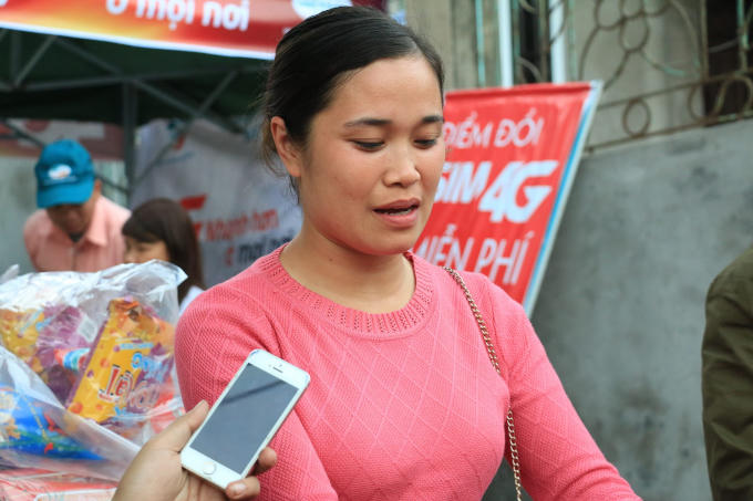 Chi Huyền chia sẻ với PV, ban đầu cả 2 vợ chồng đều thấy ngượng khi thực hiện nghi thức làm "chuyện ấy" tại miếu Trò trước sự chứng kiến của nhiều người.